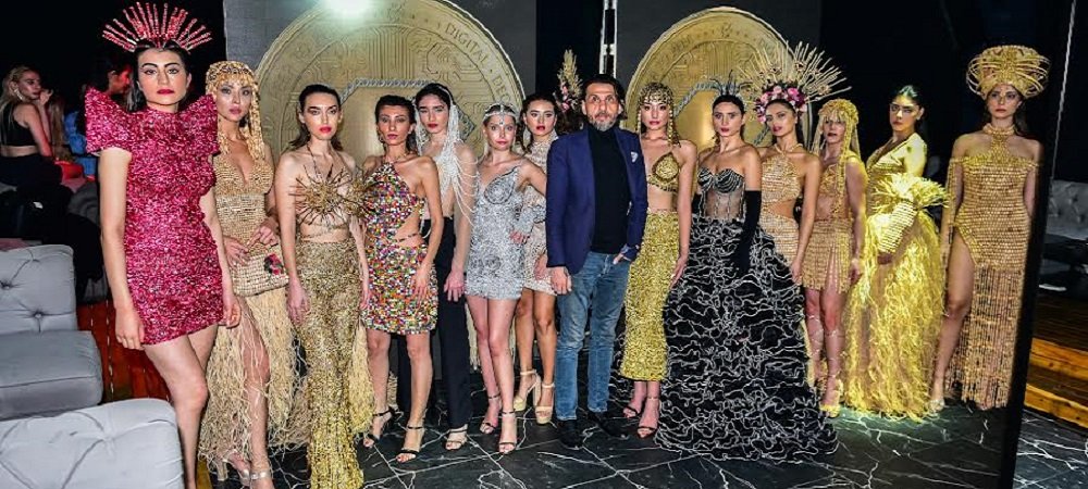 YENİ YILIN İLK DEFİLESİ FASHION TV'DEN