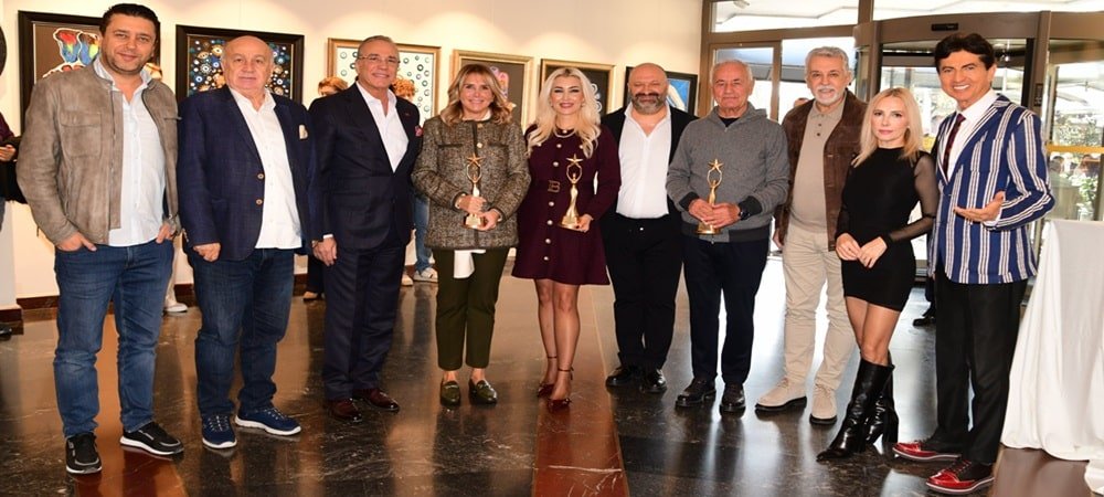 Vakıf yararına resim sergisi