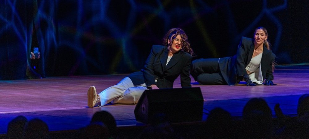 Yasemin Sakallıoğlu ile Kahkaha Amerika’ya Taştı