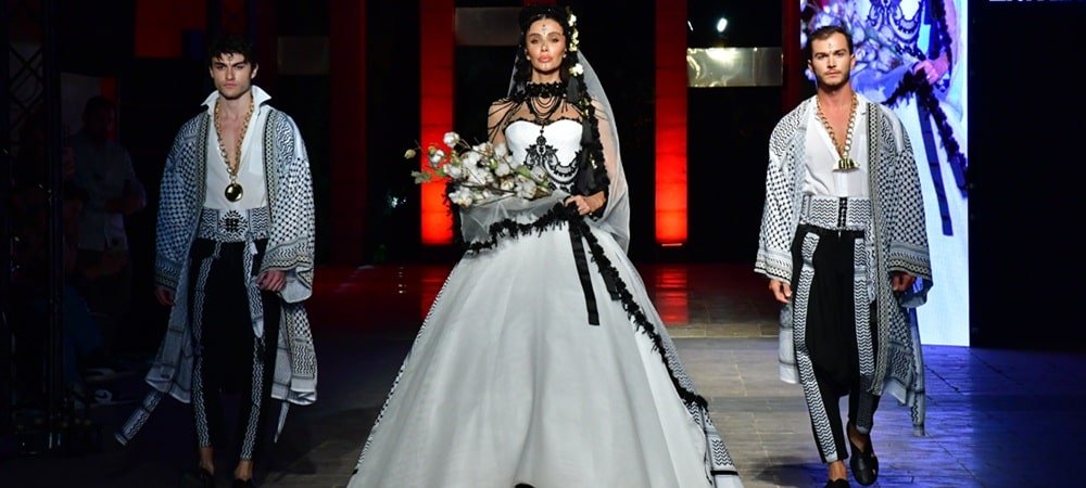 ÖZGE ULUSOY URFA'DA GELİN OLDU