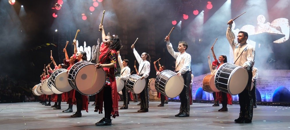 Festivali resmi açılış seremonisi görkemli bir törenle gerçekleşti