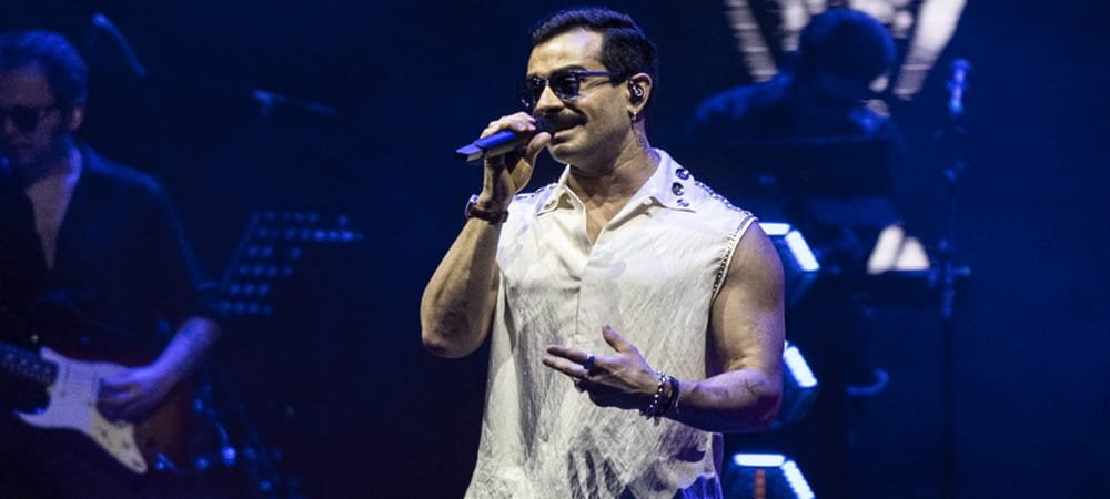Antalya Açıkhava'da müzikseverlerle buluşan Gökhan Türkmen'in konserinde 7 evlenme teklifi yapıldı