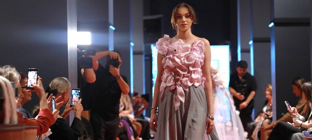 BURSA FASHION WEEK 2024 TARİHİ MERİNOS SANAYİ TEKSTİL MÜZESİNDE GERÇEKLEŞTİ