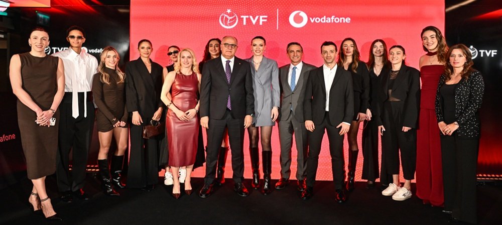 VODAFONE, KADIN VOLEYBOL SPONSORLUĞUNDA  BAŞARILARLA DOLU İKİ YILI KUTLADI 