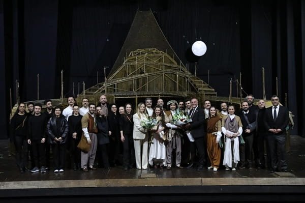 İBB BAŞKAN VEKİLİ NURİ ASLAN, YAŞAR KEMAL’İN “AĞRI DAĞI EFSANESİ” OYUNUNU İZLEDİ