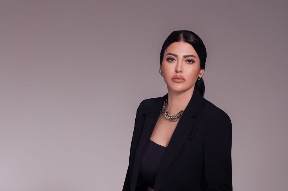 NESLİM GÜNGEN KADINLARIN YANINDAYIM MESAJINI VERDİ