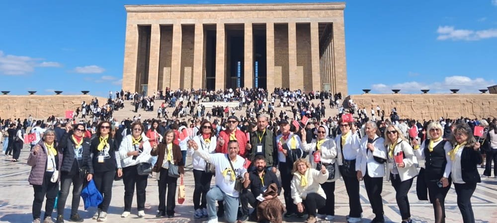 LÖSEV Gönüllülerinden Anlamlı Ankara Ziyareti: Can Dost Doğaseverler Anıtkabir’de!