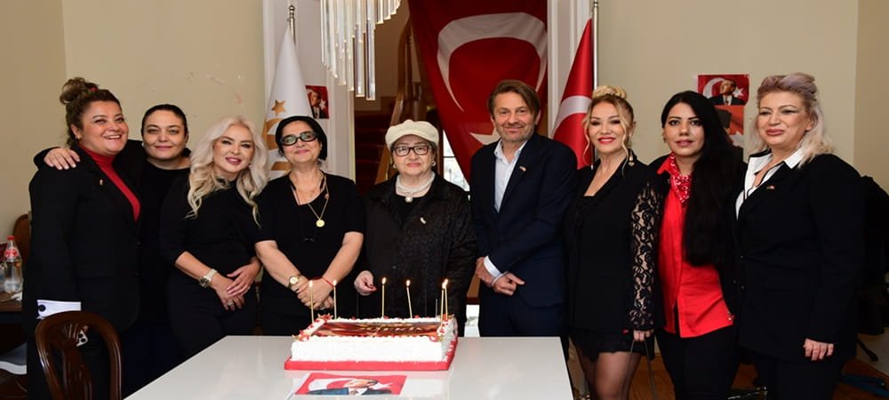 Magazin gazetecileri Cumhuriyet Bayramı’nı kutladılar